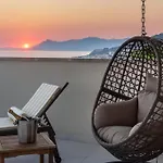 Luxury Penthouse - Views, Hot Tub & Pool 아파트