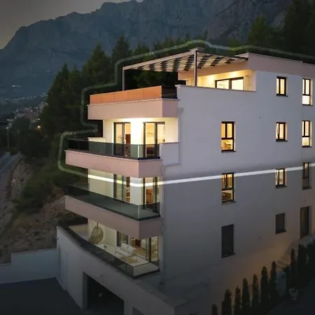 Luxury Penthouse - Views, Hot Tub & Pool Apartamento Makarska