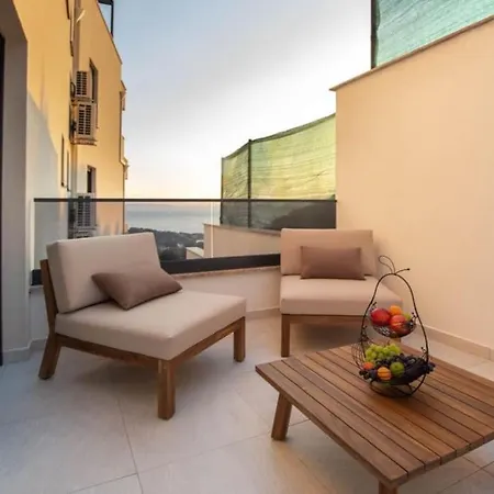 Luxury Penthouse - Views, Hot Tub & Pool * Makarska