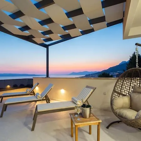Luxury Penthouse - Views, Hot Tub & Pool Apartamento Makarska