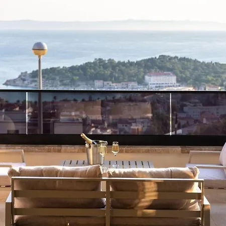 Apartamento Luxury Penthouse - Views, Hot Tub & Pool *
