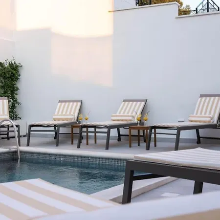 Luxury Orianna - With Views Apartman