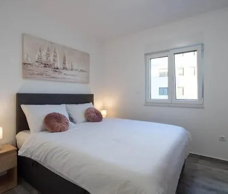 Luxury Orianna - With Views *